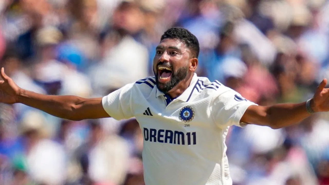 હાલમાં ફાસ્ટ બોલર જસપ્રીત બુમરાહના ચોથી ટેસ્ટ મેચમાં રમવા પર શંકા છે, આવી સ્થિતિમાં ટીમ ઈન્ડિયાના આસિસ્ટન્ટ કોચના આ નિવેદને ચાહકોને ચિંતામાં મૂકી દીધા છે. મોહમ્મદ સિરાજે ત્રણ ટેસ્ટ મેચમાં અત્યાર સુધી સૌથી વધુ 13 વિકેટ લીધી છે.