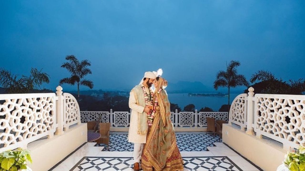 નિતેશ તિવારીના દિગ્દર્શન હેઠળ બનેલી ફિલ્મ રામાયણ હાલમાં દેશની સૌથી વધુ ચર્ચિત ફિલ્મોમાંની એક બની ગઈ છે. 1600 કરોડના બજેટમાં બનેલી આ મોટા બજેટની ફિલ્મનું ટીઝર તાજેતરમાં રિલીઝ થયું હતું, જેનાથી ચાહકોમાં ઉત્સુકતા વધુ વધી ગઈ છે. 