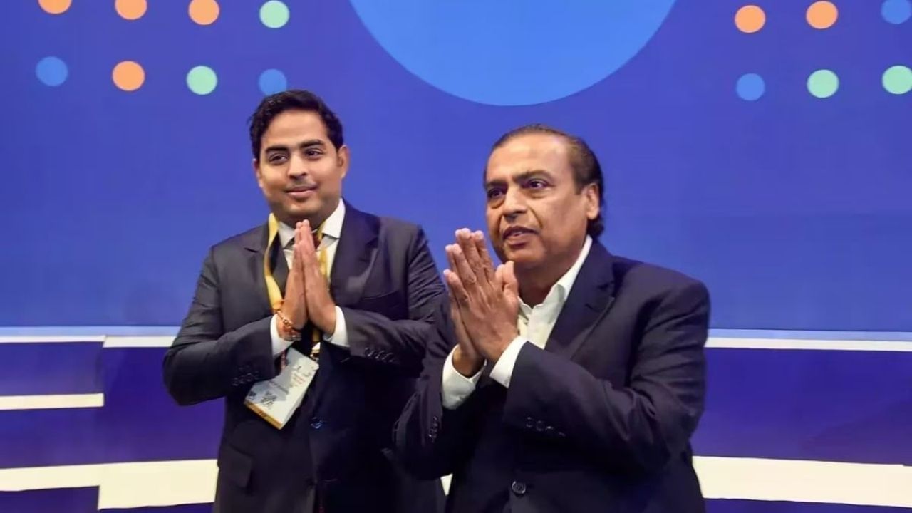 સ્વિગી ઇન્સ્ટામાર્ટ, જે પહેલાથી જ 10 મિનિટમાં કરિયાણા અને દૈનિક ઉપયોગની વસ્તુઓ ડિલિવર કરે છે, તે હવે Jio મોબાઇલ ફોન પણ ડિલિવર કરશે. આ નવી ભાગીદારી હેઠળ, રિલાયન્સ જિયોના બે લોકપ્રિય બજેટ ફોન Jio Bharat V4 અને JioPhone Prima 2 Swiggy Instamart એપ પર ઉપલબ્ધ થશે.