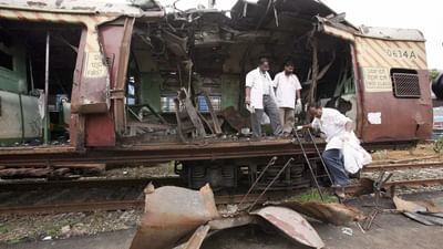 Breaking News : 2006 મુંબઈ ટ્રેન બ્લાસ્ટ કેસ- બોમ્બે હાઈકોર્ટે તમામ 12 આરોપીઓને નિર્દોષ જાહેર કર્યા, 189 લોકોના થયા હતા મોત