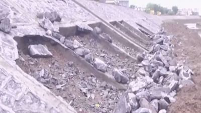 નવસારીમાં બ્યુટીફિકેશનના નામે વિકસાવેલા તળાવમાં ખાયકી ! કામમાં વેઠ ઉતારી હોવાના પુરાવાઓ આવ્યા સામે, જુઓ વીડિયો