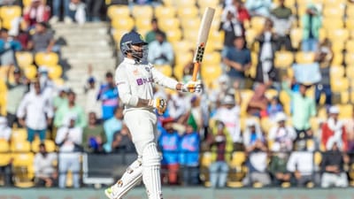 એજબેસ્ટન ટેસ્ટ મેચની પહેલી ઈનિગ્સમાં શાનદાર અડધી સદી રમનાર ટીમ ઈન્ડિયાનો ઓલરાઉન્ડર રવિન્દ્ર જાડેજાએ ફરી એક વખત મોટી ભૂલ કરી છે. તેમણે બીસીસીઆઈનો એક નિયમ તોડ્યો છે. જેની કોઈને આશા ન હતી. કારણ કે, બીસીસીઆઈ પોતાના નિયમને લઈ ખુબ જ સતર્ક છે. તમામ ખેલાડીઓને આ નિયમોનું પાલન કરવાનો પણ કડક આદેશ આપ્યો છે.