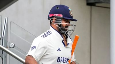 ઈજા પણ સ્ટાર વિકેટકીપર-બેટ્સમેન રિષભ પંતને ઈંગ્લેન્ડ પ્રવાસ પર સતત રન બનાવતા રોકી શકી નહીં. માન્ચેસ્ટરમાં ચોથી ટેસ્ટ મેચ દરમિયાન પગમાં ઈજા થતાં રિટાયર્ડ હર્ટ થનાર પંત ફરીથી બેટિંગ કરવા આવ્યો અને એક નવો રેકોર્ડ બનાવ્યો.