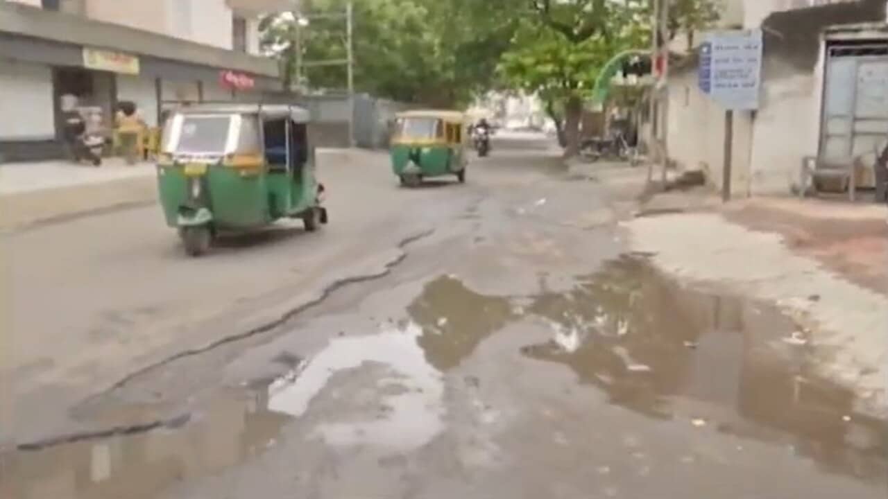 રાજકોટ મ્યુ. કોર્પો.ના રોડ-ઈજનેર વિભાગની અજાયબી, 2 ઈંચ વરસાદમાં બમ્પ-રોડ ગાયબ કરી દીધો !