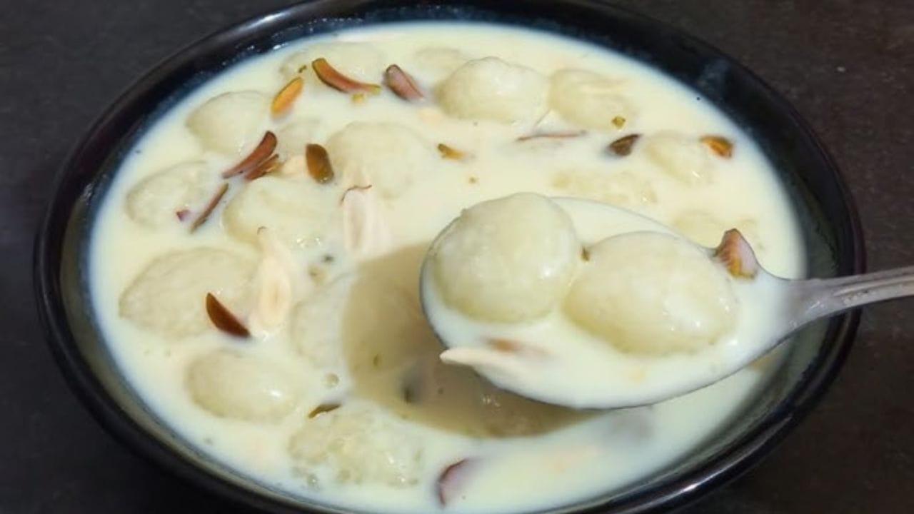 સાબુદાણાની રસમલાઈ બનાવવા માટે સાબુદાણા, ફુલ ક્રીમ દૂધ, ખાંડ, કન્ડેન્સ્ડ દૂધ, દૂધ પાઉડર, કેસર, એલચી પાઉડર, ડ્રાયફ્રુટ સહિતની વસ્તુઓની જરુર પડશે. 