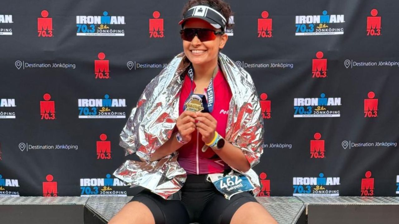  સંયામી ખેરના કરિયરને લગભગ દસ વર્ષ થઈ ગયા છે. આ અભિનેત્રીએ તેલુગુ ફિલ્મ 'રે' થી પોતાની કરિયરની શરૂઆત કરી હતી. ત્યારબાદ, 2016માં રાકેશ ઓમપ્રકાશ મહેરાની ફિલ્મ 'મિર્ઝૈયા'થી બોલિવૂડમાં પ્રવેશ કર્યો હતો. અત્યાર સુધી તે અનેક ફિલ્મો અને કેટલીક વેબ સિરીઝમાં જોવા મળી છે.