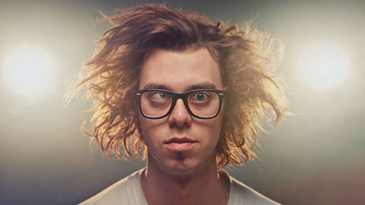 મીટિંગ દરમિયાન અથવા કોઈની સાથે વાત કરતી વખતે તેઓ ઉર્જાથી ભરેલા હોય છે અને અન્ય લોકો સમક્ષ પોતાનો દૃષ્ટિકોણ મજબૂતીથી રજૂ કરે છે. . તેઓની હાજરી લોકોમાં પ્રભાવ છોડી જાય છે.
