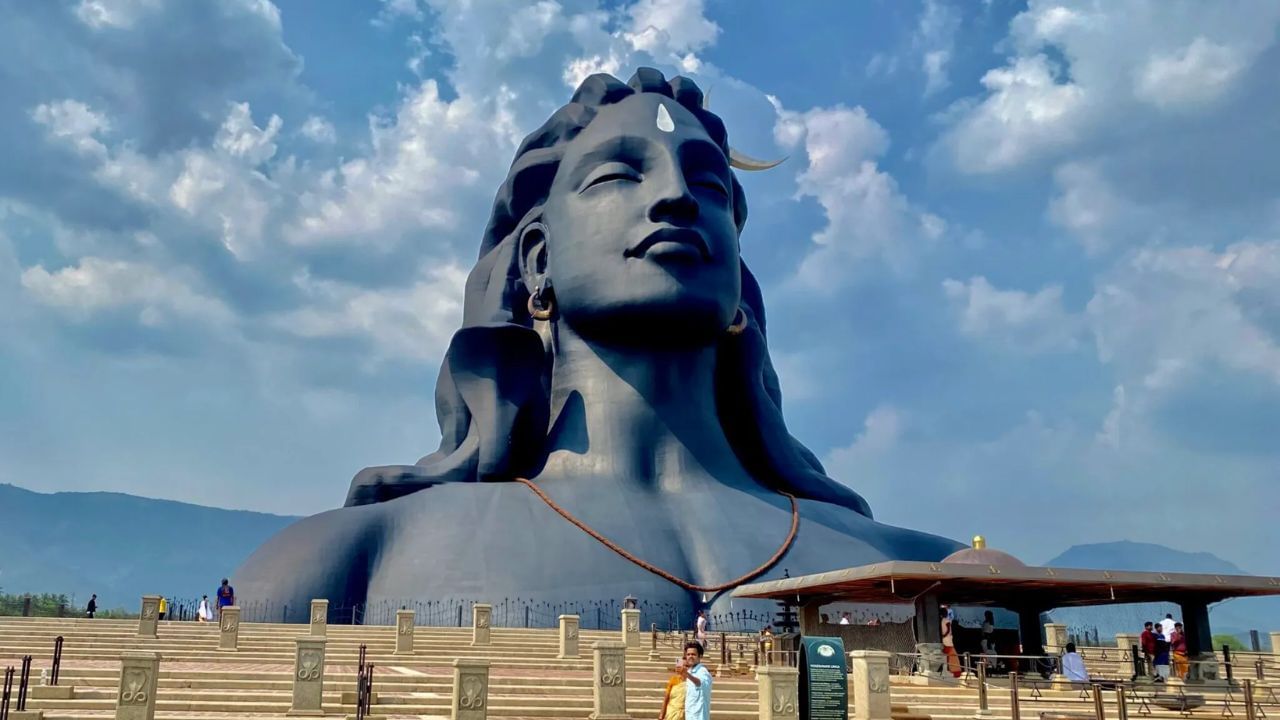 (Disclaimer - આ લેખમાં સમાવિષ્ટ કોઈપણ માહિતી/સામગ્રી/ગણતરીની ચોકસાઈ અથવા વિશ્વસનીયતાની ખાતરી આપવામાં આવતી નથી. આ માહિતી વિવિધ માધ્યમો/જ્યોતિષીઓ/ઉપદેશો/માન્યતાઓ/ધાર્મિક ગ્રંથોમાંથી એકત્રિત કરીને તમારા સુધી પહોંચાડવામાં આવી છે. અમારો ઉદ્દેશ્ય ફક્ત માહિતી પહોંચાડવાનો છે. વાંચકોએ તેને ફક્ત માહિતી તરીકે જ માનવી જોઈએ. આ ઉપરાંત તેના કોઈપણ ઉપયોગ માટે વાંચકો પોતે જવાબદાર રહેશે.)(All Image Symbolic)
