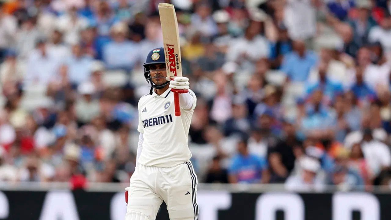 પરંતુ શુભમન ગિલે પહેલી જ ટેસ્ટમાં સદી ફટકારીને ટીકાકારોના મોં બંધ કરી દીધા હતા, જોકે ભારત તે ટેસ્ટ હારી ગયું હતું. 