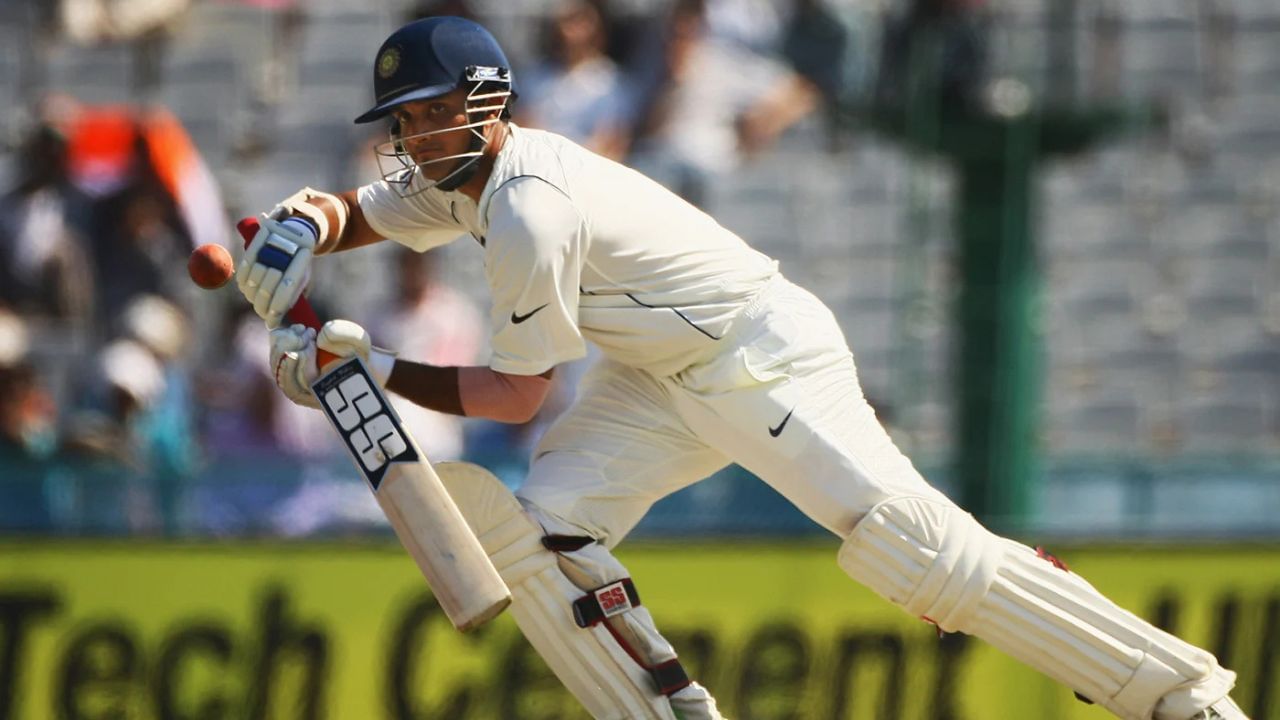 સૌરવ ગાંગુલી ઓસ્ટ્રેલિયામાં વનડેમાં સદી ફટકારનાર પ્રથમ ભારતીય બેટ્સમેન છે. ટેસ્ટ ક્રિકેટની વાત કરીએ તો, ગાંગુલીએ સેના (SENA) દેશોમાં ઓસ્ટ્રેલિયા, ઈંગ્લેન્ડ અને ન્યુઝીલેન્ડમાં સદી ફટકારી છે. ગાંગુલી દક્ષિણ આફ્રિકામાં સદી ફટકારી શક્યો નથી.