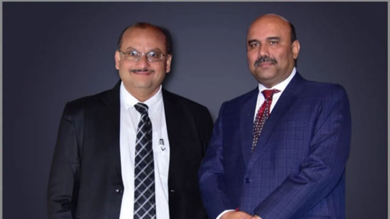 નીરજ ચોક્સી અને શ્રી જીગ્નેશ દેસાઈ એ પ્રથમ પેઢીના સાહસિકો છે જેમણે 1994માં 'NJ' ગ્રુપની સ્થાપના કરી હતી અને ઘરમાંથી નમ્ર શરૂઆત કરીને અનેક વ્યવસાયોમાં સફળતાપૂર્વક ગ્રુપને વિકસાવ્યું છે. નીરજ ચોક્સીની અંદાજિત સંપત્તિ 9,600 કરોડ રૂપિયા છે.