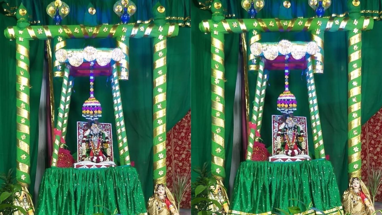 શ્રૃંગાર અને સૌંદર્યનું અનોખું પ્રદર્શન: હિંડોળા ઉત્સવ એ ઠાકોરજીના શ્રૃંગાર અને સેવાનો પણ એક ભવ્ય પ્રસંગ છે. હિંડોળાને વિવિધ પ્રકારના ફૂલો, રત્નો, સોના-ચાંદી અને કિંમતી વસ્ત્રોથી શણગારવામાં આવે છે. આ ભગવાન પ્રત્યે ભક્તોનો અપાર પ્રેમ અને સેવાની ભાવના દર્શાવે છે. આ સમય દરમિયાન ઠાકોરજીનું સ્વરૂપ વધુ દિવ્ય અને આકર્ષક લાગે છે.