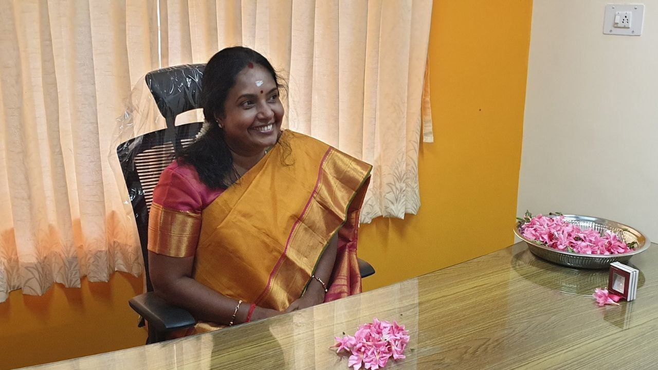 વનથી તમિલનાડુના કોઈમ્બતુર દક્ષિણ બેઠક પરથી ધારાસભ્ય અને ભારતીય જનતા પાર્ટીના મહિલા મોરચાના રાષ્ટ્રીય અધ્યક્ષ રહી ચૂકી છે. તેઓ લાંબા સમયથી પાર્ટી માટે કાર્યરત છે. વનથી 1993થી ભાજપ સાથે છે અને સંગઠનમાં ઘણા મહત્વપૂર્ણ હોદ્દા પર રહી ચૂક્યા છે. તેઓ ભાજપ અધ્યક્ષ બનવાની રેસમાં પણ આગળ છે.