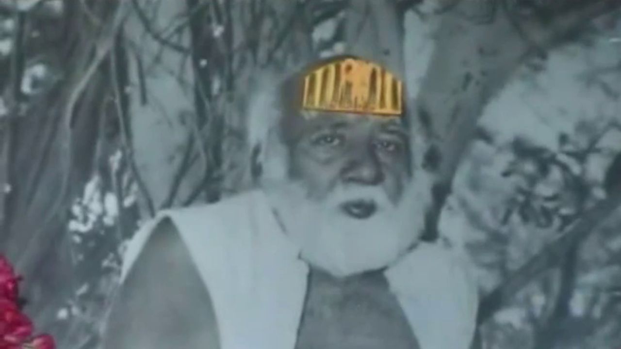 ગુરુ પાસેથી જ્ઞાન પ્રાપ્ત કર્યા બાદ બજરંગદાસ બાપાએ સમગ્ર ગુજરાતમાં યાત્રા અને સેવાભાવથી ભરેલું જીવન વિતાવવાનું શરૂ કર્યું. આશરે ઈ.સ. 1941ના સમયગાળામાં તેઓ બગદાણા ગામે પધાર્યા. અહીંની પવિત્ર બગડ નદી, બગડેશ્વર મહાદેવ મંદિર, ઋષિ બગડાલવના નામ પરથી ઓળખાતું કુંડ તથા સમગ્ર પ્રાકૃતિક શાંતિપૂર્ણ વાતાવરણ તેમને આકર્ષ્યું, અને તેમણે યહિં સ્થાયી થવાનો નિર્ણય લીધો.