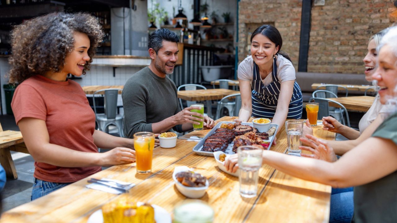 આ બિઝનેસને સફળ બનાવવાનો ગુરુ મંત્ર સારો સ્વાદ, ગુણવત્તાયુક્ત સેવા, યોગ્ય લોકેશન અને અસરકારક માર્કેટિંગ છે.