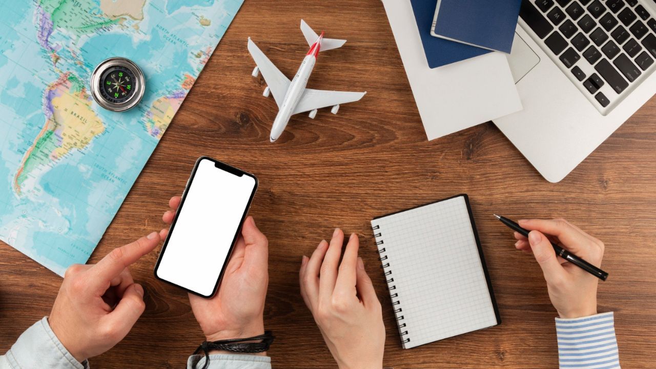 તમે એક ટૂર પર રૂપિયા ₹500 થી ₹5,000 સુધીનો નફો કમાઈ શકો છો. એક મહિનામાં સરેરાશ 4-5 ટૂર્સ પ્લાનિંગ કરીને ₹20,000 થી ₹40,000 જેટલી કમાણી કરી શકાય છે. જો તમે વધુ ડિમાન્ડિંગ ડેસ્ટિનેશન જેમ કે હિમાચલ, ઉત્તરાખંડ, કેરળ, ગોવા જેવી ટૂર્સ કસ્ટમાઇઝ કરો છો અને એમાં ગ્રુપ પેકેજ આપો છો, તો એક ટૂર પર ₹3000 થી ₹6000 જેટલો નફો પણ મેળવી શકાય છે.