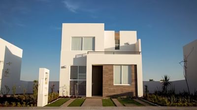 દરેક વ્યક્તિનું સ્વપ્ન હોય છે કે તેનું પોતાનું ઘર ખરીદે. ભલે તેને ઘર ખરીદવા માટે હોમ લોન લેવી પડે. બીજી બાજુ, જે લોકો ભાડાના ઘરમાં રહે છે તેઓ માને છે કે ઘરના ભાડા માટે ચૂકવણી કરવામાં આવતી રકમમાં થોડા વધુ પૈસા રોકાણ કરીને, તેઓ પોતાનું ઘર ખરીદી શકે છે અને હોમ લોન EMI ચૂકવી શકે છે. ઘણા લોકો એવા છે જે ભાડાના ઘરમાં રહેવાને બદલે પોતાનું ઘર ખરીદવાનું પસંદ કરે છે.