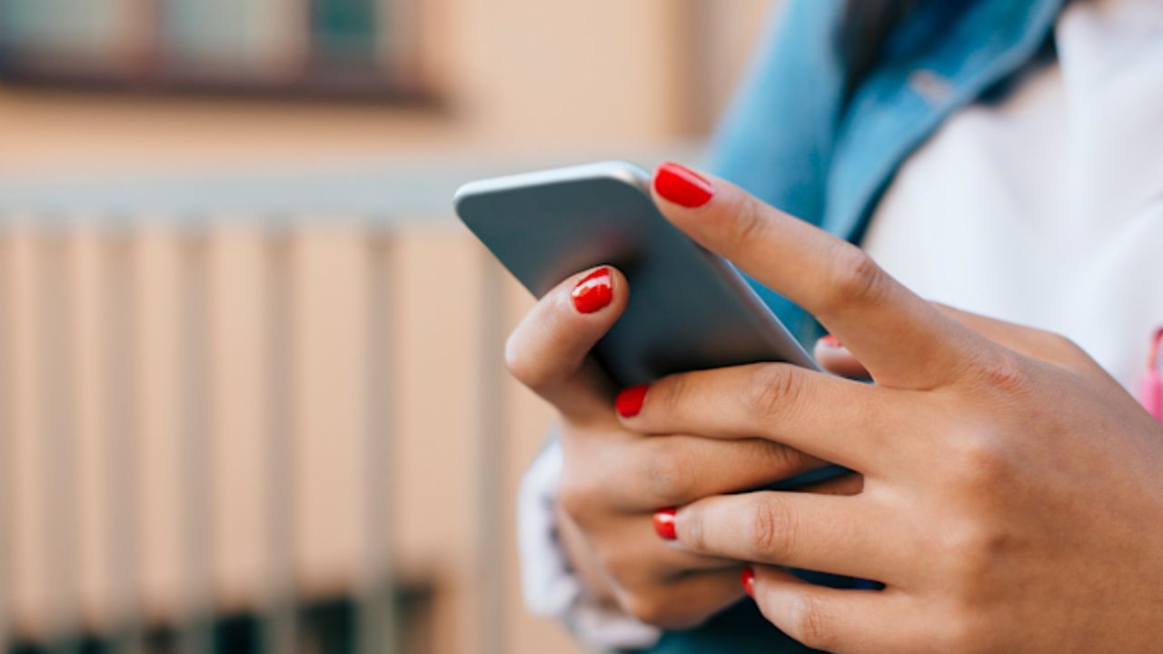 આનો અર્થ એ છે કે જ્યારે કોઈ વ્યક્તિ પોતાના કોલ બીજા નંબર પર ફોરવર્ડ કરવા માંગે છે, ત્યારે તે આ કોડનો ઉપયોગ કરી શકે છે.