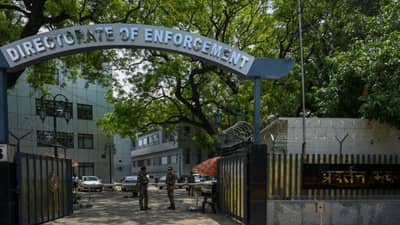 900 કરોડના સાયબર ફ્રોડના કેસમાં EDના દરોડા, દિલ્હીમાં 5 સ્થળોએ દરોડા
