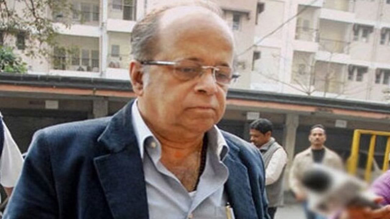 4.ન્યાયાધીશ એસ.કે. ગંગલે: 2015માં રાજ્યસભાના સભ્યોએ મધ્યપ્રદેશ હાઈકોર્ટના ન્યાયાધીશ એસ.કે. ગંગલે સામે અધ્યક્ષને મહાભિયોગ પ્રસ્તાવની નોટિસ આપી હતી. 2015માં તેમના પર મહિલા ન્યાયાધીશનું જાતીય શોષણ કરવાનો આરોપ મૂકવામાં આવ્યો હતો. ન્યાયાધીશ ગંગલેએ રાજીનામું આપવાને બદલે તપાસનો સામનો કરવાનું વધુ સારું માન્યું. બે વર્ષ સુધી ચાલેલી તપાસમાં તેમના પર જાતીય શોષણનો આરોપ સાબિત થયો ન હતો અને આ સાથે મહાભિયોગ પ્રસ્તાવ ગૃહમાં રજૂ કરવામાં આવ્યો ન હતો.