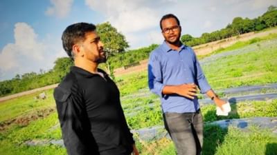 ધોનીનું ફાર્મ હાઉસ રાંચીના રિંગ રોડ પર આવેલું છે. તે સિમાલિયા વિસ્તારમાં 43 એકરમાં ફેલાયેલું છે. ફાર્મ હાઉસને 'કૈલાશપતિ' તરીકે પણ ઓળખવામાં આવે છે. ધોની તેના ફાર્મ હાઉસમાં ઓર્ગેનિક ખેતી કરે છે અને અનેક પ્રકારના ફળો અને શાકભાજી ઉગાડે છે.