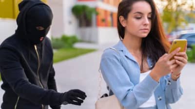 ફોનમાં ON કરી લો આ 2 સેટિંગ્સ, ચોરી થયા પછી પણ ટ્રેશ થશે મોબાઈલ !