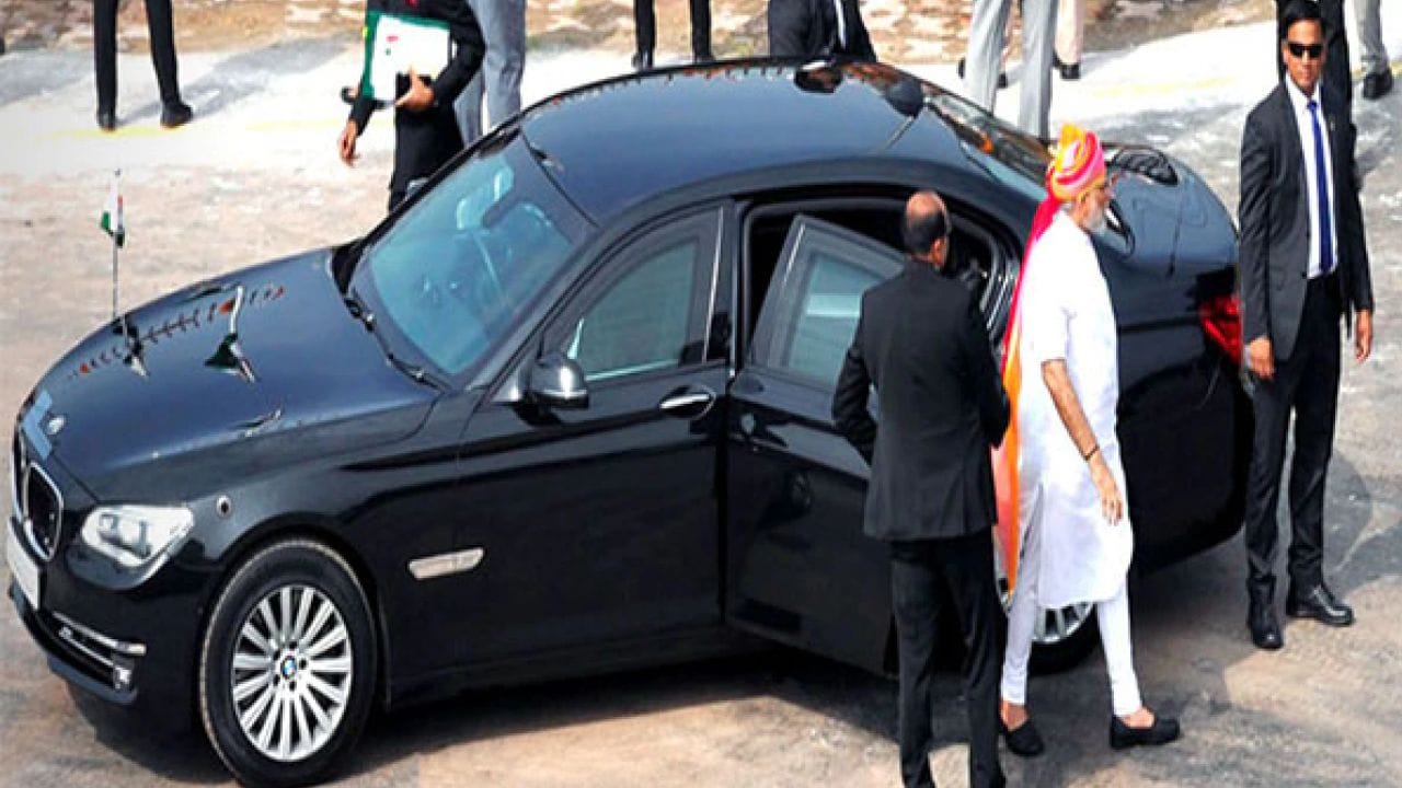 ભારતના સુરક્ષા દળો વડા પ્રધાનની સુરક્ષા પ્રત્યે ખૂબ જ ગંભીર છે. તેથી, મોદીજી જ્યાં પણ જાય છે, ત્યાં દરેક પગલા પર તેમની સાથે બહાદુર SPG શૂટર્સ તૈનાત હોય છે. આ શૂટર્સ એટલા સક્ષમ છે કે તેઓ થોડીક સેકન્ડમાં આતંકવાદીને મારી શકે છે. 