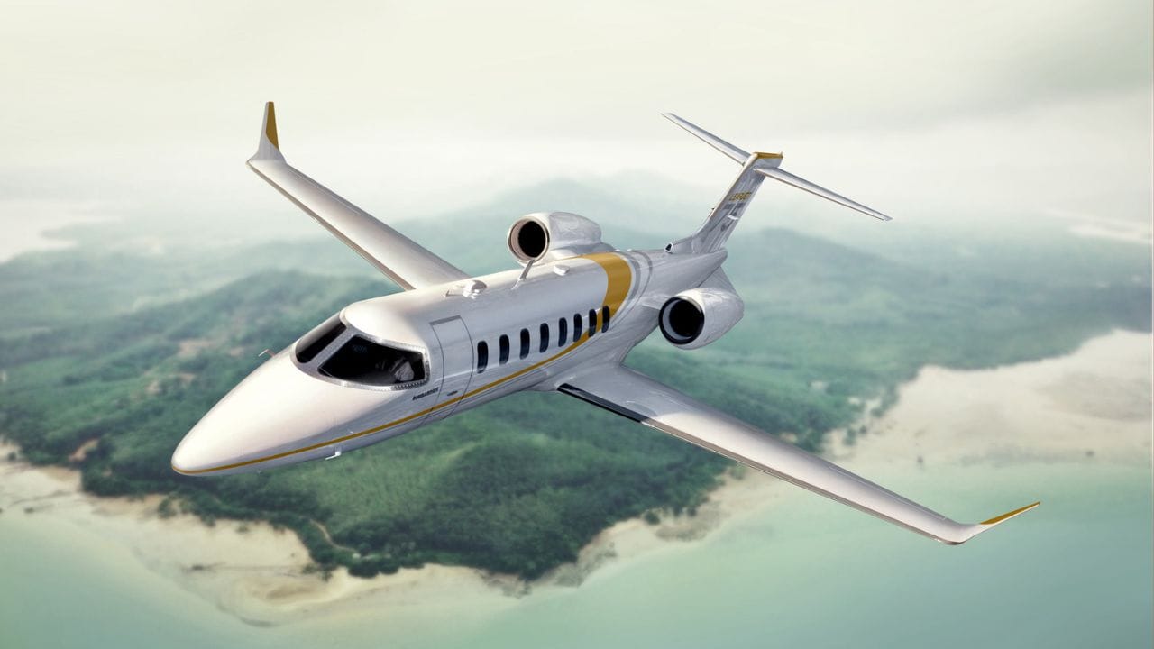 જેટની ખરીદી બાદ તેની જાળવણીનો ખર્ચ પણ કરોડો રુપિયાનો થાય છે, લાઈટ જેટનો ખર્ચ ₹4–₹8 કરોડ/વર્ષ, મધ્યમ કદના જેટ: ₹8–₹16 કરોડ/વર્ષ અને મોટા જેટ: ₹16–₹40 કરોડ/વર્ષનો ખર્ચ આવે છે.