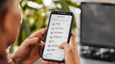 વોટ્સએપના આ યુગમાં પણ ઘણા મહત્વપૂર્ણ Text મેસેજ SMS દ્વારા પ્રાપ્ત થાય છે, ખાસ કરીને બેન્ક રિલેટેડ છે પછી પેમેન્ટ રિલેટેડ. પરંતુ જો કોઈ મહત્વપૂર્ણ મેસેજ ભૂલથી ડિલીટ થઈ જાય છે, અને તે મેસેજને પાછો મેળવવો હોય તો શું કરવું કઈ સમજાતુ નથી. આવી સ્થિતિમાં, ઘણા લોકોને લાગે છે કે ડિલીટ કરેલા મેસેજ પાછા મેળવવાનું અશક્ય છે, પરંતુ એવું નથી. પણ અહીં આપેલી ટ્રિકની મદદથી તમે ડિલિટ થયેલા ટેક્સ મેસેજ પણ રિકવર કરી શકો છો.