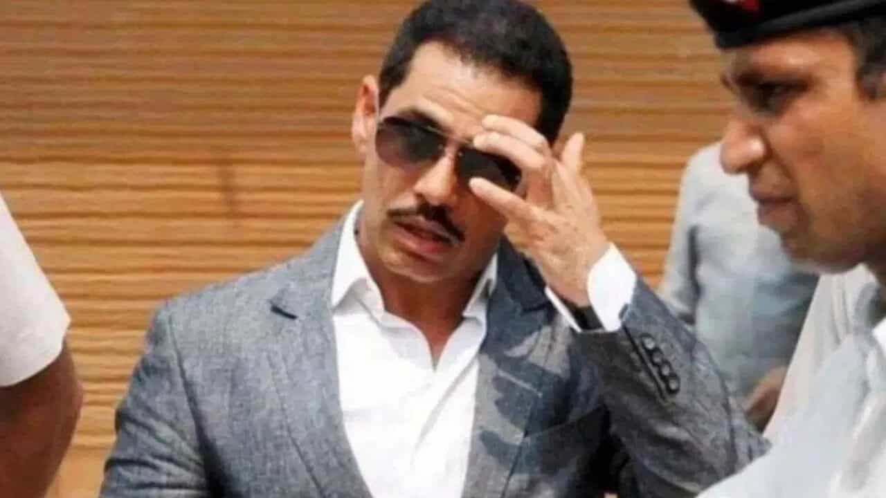 રોબર્ટ વાડ્રા સામે મની લોન્ડરિંગ કેસની ચાર્જશીટ દાખલ, EDએ 18 કલાક કરી પૂછપરછ