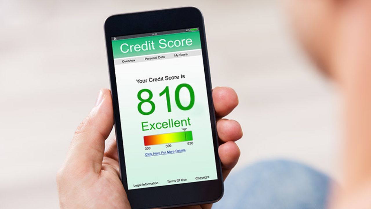 ક્રેડિટ સ્કોરથી લોનની જાણકારી: ક્રેડિટ સ્કોર સાથે ચાલુ લોનની જાણકારી મેળવવા  CIBILની વેબસાઇટ (www.cibil.com) ની મુલાકાત લો અને તમારો CIBIL સ્કોર મેળવો પસંદ કરો.