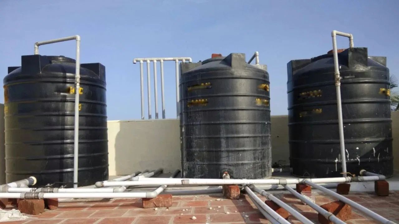 કઈ પાણીની ટાંકી વધુ સારી છે? - દરેક પ્રકારની ટાંકીના પોતાના ફાયદા અને ગેરફાયદા હોય છે. શ્રેષ્ઠ પસંદગી તમારી જરૂરિયાતો અને બજેટ પર આધાર રાખે છે. જાણકાર નિર્ણય લેવા માટે ઉપર ચર્ચા કરાયેલા પરિબળોનો વિચાર કરો. ( all photos credit- social media and google