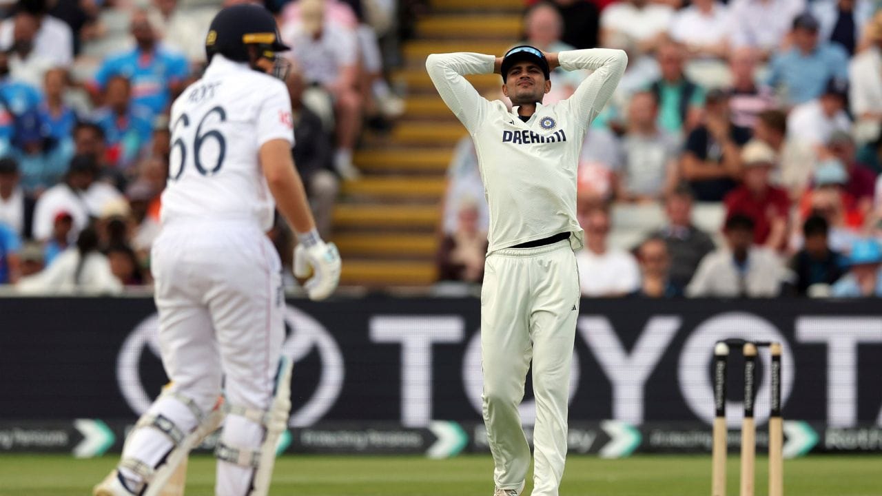 ભારત અને ઈંગ્લેન્ડ વચ્ચે ટેસ્ટ મેચનો આજે છેલ્લો દિવસ છે. ઈંગ્લેન્ડને અજબેસ્ટન ટેસ્ટ જીતવા માટે છેલ્લા દિવસે 536 રનની જરુર છે. ભારતે ઈગ્લેન્ડની ટીમ સામે જીત માટે 608 રનનો ટાર્ગેટ રાખ્યો છે. ચોથા દિવસની રમત પૂર્ણ થયા સુધી ભારતે 72 રનના સ્કોર પર ઈંગ્લેન્ડની 3 વિકેટ પાડી દીધી હતી.