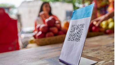 1 ઓગસ્ટથી UPI સેવાઓમાં મહત્વપૂર્ણ બદલાવ થયા છે, જેમાં ટ્રાન્ઝેક્શન મર્યાદા, ઓટો પે સમયવ્યવસ્થા અને અન્ય વિવિધ બાબતોમાં સુધારા લવાયા છે. (Credits: - Canva)