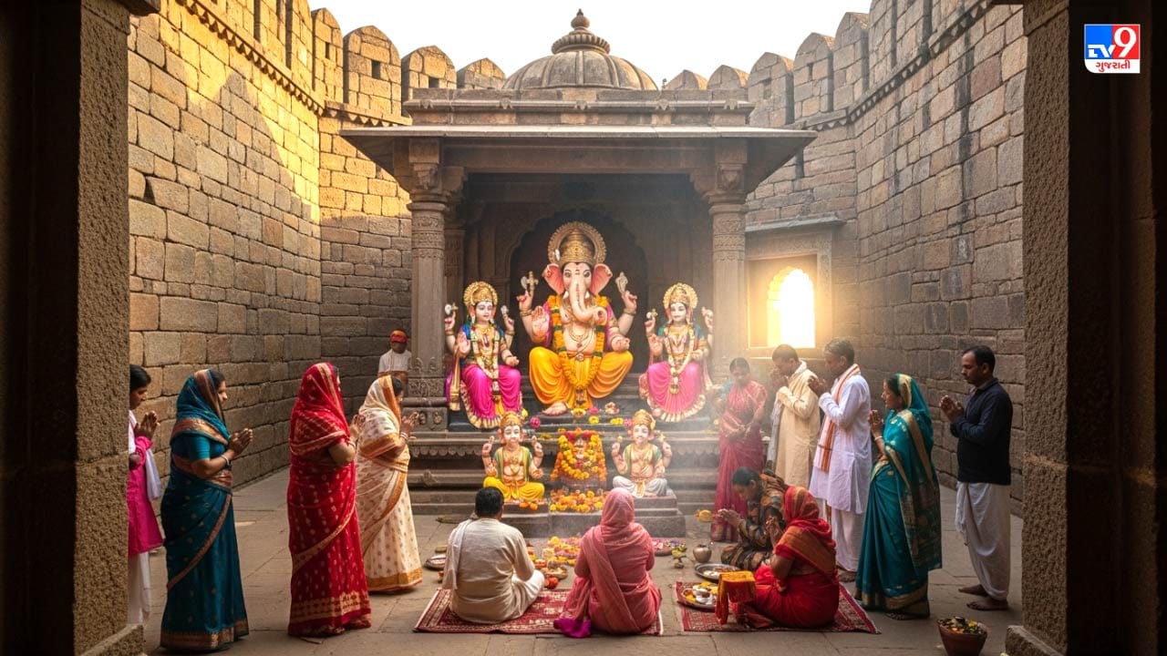 ગણેશજી તેમના સમગ્ર પરિવાર સાથે વિરાજમાન છે : ત્રિનેત્ર ગણેશ મંદિરની ખાસિયત એ છે કે અહીં ગણેશજી ત્રણ આંખો સાથે તેમના સમગ્ર પરિવાર રિદ્ધિ-સિદ્ધિ અને પુત્ર શુભ-લાભ સાથે વિરાજમાન છે. ભક્તો માને છે કે તેમના દર્શનથી સુખ અને સમૃદ્ધિની  પ્રાપ્ત થાય છે.