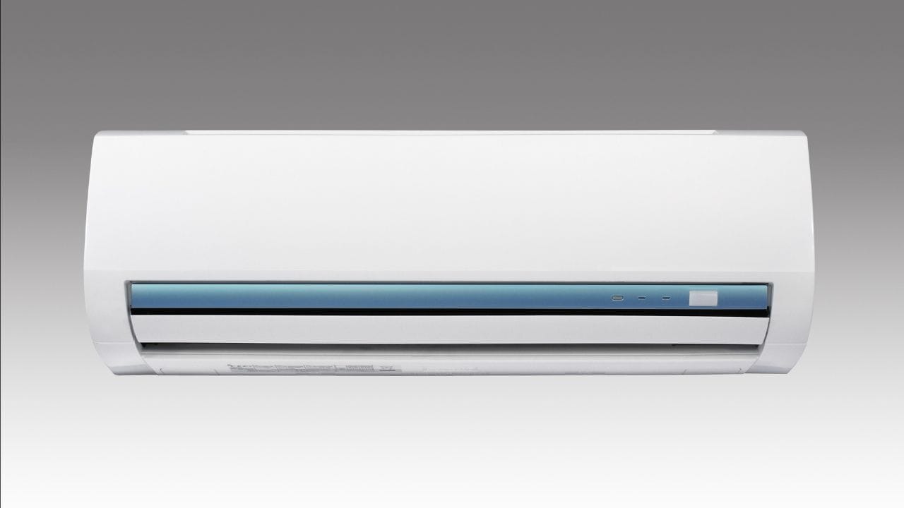 હવે આ પગલાથી લોકોમાં ACની પહોંચ વધશે જ, પરંતુ પ્રીમિયમ ACની માંગ પણ વધશે જ્યાં લોકો ખર્ચ લાભોને કારણે ઉર્જા-કાર્યક્ષમ મોડેલો ખરીદશે. આ ઉપરાંત, તે 32 ઇંચથી ઉપરના ટીવી સ્ક્રીન પર GST સ્લેબને વર્તમાન 28 ટકાથી ઘટાડીને 18 ટકા કરવામાં પણ મદદ કરશે.