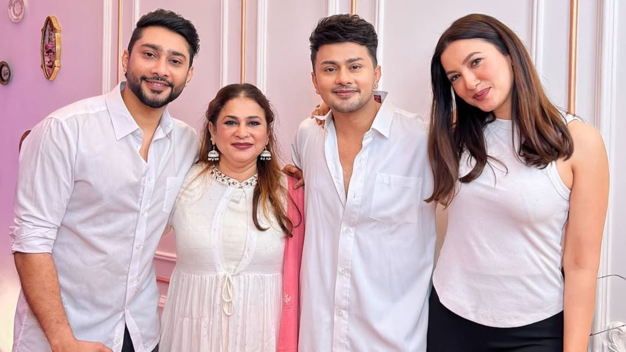 સોશિયલ મીડિયા સ્ટાર અવેઝ દરબારે બિગ બોસ 19 માં પોતાની પર્સનલ લાઈફ વિશે મહત્વપૂર્ણ ખુલાસાઓ કર્યા છે. તેમણે બાળપણમાં તેમણે જે સંઘર્ષોનો સામનો કર્યો હતો તેના વિશે વાત કરી છે.