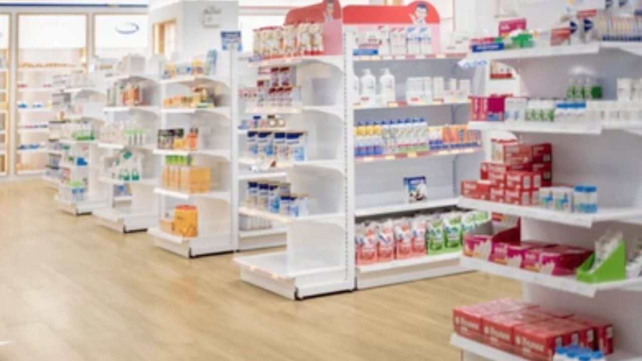 આ પાછળના મુખ્ય કારણોમાં વધતી જતી વસ્તી અને લોકોમાં સ્વાસ્થ્ય પ્રત્યે વધતી જાગૃતિનો સમાવેશ થાય છે, જેના કારણે મેડિકલ સ્ટોર ખોલવો પણ એક નફાકારક સોદો બની ગયો છે. પરંતુ આ કામ શરૂ કરવા માટે કેટલાક નિયમો છે.

