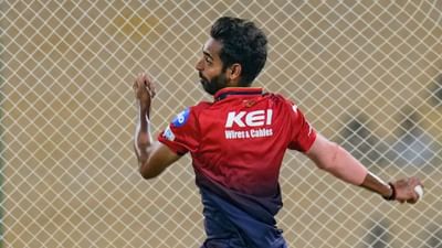 6 બોલમાં 6 બાઉન્ડ્રી... 22 વર્ષીય બેટ્સમેને RCBના સ્ટાર બોલરની હાલત કરી ખરાબ