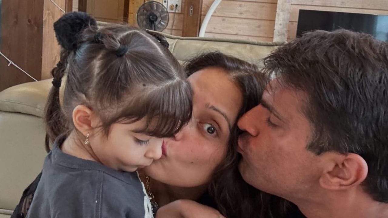 લાંબા સમયથી અભિનયથી દૂર રહેલી બિપાશા કોઈને કોઈ કારણોસર દરરોજ સમાચારમાં રહે છે. બાય ધ વે, આજે અમે તમને જણાવવા જઈ રહ્યા છીએ કે અભિનેત્રી બિપાશા બાસુ કેટલી ધનવાન છે?