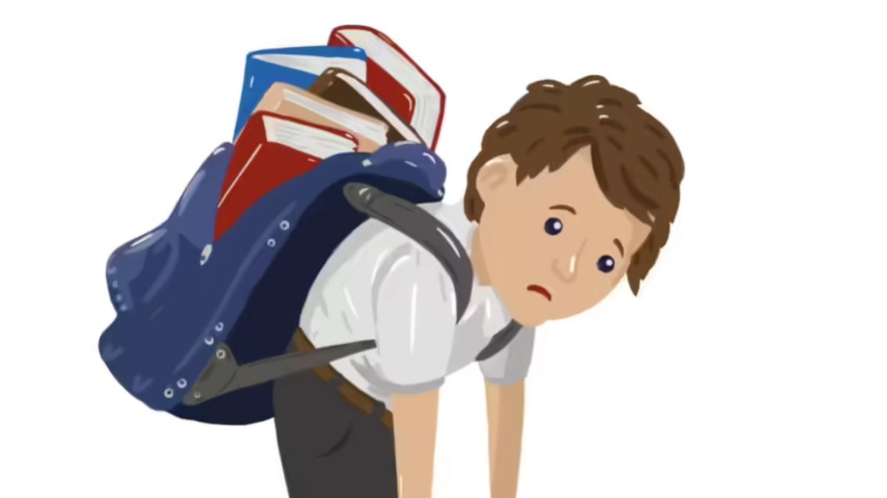 કાયદો અને ગાઈડલાઈન શું કહે છે?: કેન્દ્ર સરકારના શિક્ષણ મંત્રાલયે CBSE અને અન્ય રાજ્ય શિક્ષણ બોર્ડની ભલામણો અનુસાર બાળકના શરીરના વજનના 10% થી વધુ બેગનું વજન ન હોવું જોઈએ એવો નિયમ મૂક્યો છે. ઉદાહરણ તરીકે – જો બાળકનું વજન 30 કિલો છે તો તેના બેગનું વજન 3 કિલોથી વધુ ન હોવું જોઈએ.