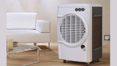 વરસાદની ઋતુમાં તાપમાન થોડું ઘટી શકે છે, પરંતુ ભેજ લોકોને કુલરનો ઉપયોગ કરવા મજબૂર કરે છે. જોકે, ડોકટરો કહે છે કે આ ઋતુમાં કુલરનો ખોટો ઉપયોગ ગંભીર રોગોનું કારણ બની શકે છે અને ક્યારેક હોસ્પિટલ પણ જઈ શકે છે.