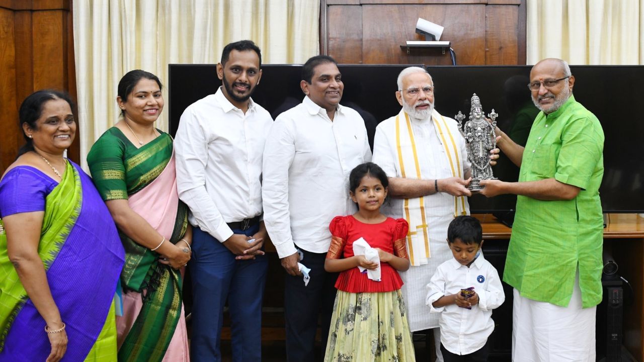 2016માં તેમને કોયર બોર્ડના અધ્યક્ષ બનાવવામાં આવ્યા હતા. જ્યાં તેમણે શાનદાર ભૂમિકા નિભાવી હતી. ત્યારબાદ કેરળમાં ભાજપના પ્રભારી અને ઝારખંડ અને મહારાષ્ટ્રના રાજ્યપાલ રહ્યા હતા. આ તમામ પદ પર તેમની શિક્ષા અને પ્રશાસનિક સમજણે તેમને દરેક પડકારોનો સામનો કરવામાં મદદ કરી હતી.