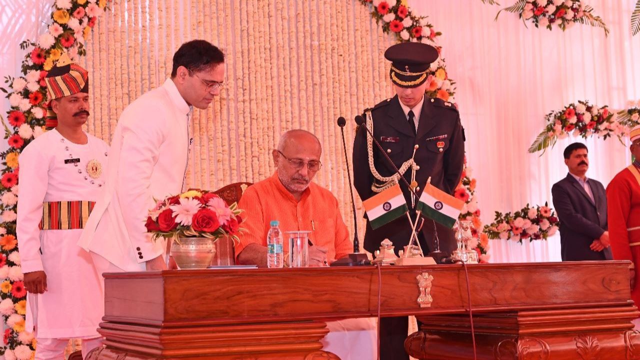 રાજકારણ હોય કે અન્ય કોઈ ક્ષેત્ર, શિક્ષણ અનુભવ અને મહેનતની સાથે એટલું જ મહત્વપૂર્ણ છે. આનું ઉદાહરણ સીપી રાધાકૃષ્ણન છે, જેમને ભાજપના નેતૃત્વ હેઠળના રાષ્ટ્રીય લોકશાહી જોડાણ (એનડીએ) દ્વારા ભારતના ઉપરાષ્ટ્રપતિ પદ માટે નામાંકિત કરવામાં આવ્યા છે. 