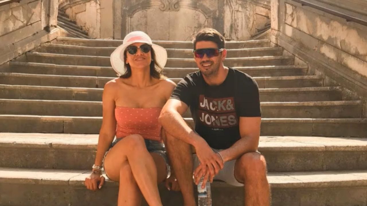 38 વર્ષીય ક્રીમર એક લેગ સ્પિનર છે. તેમણે ટેસ્ટમાં કુલ 57 વિકેટ, વનડેમાં 119 અને T20 માં 35 વિકેટ લીધી છે. 38 વર્ષીય ક્રીમર એક લેગ સ્પિનર છે. તેમણે ટેસ્ટમાં કુલ 57 વિકેટ, વનડેમાં 119 અને T20 માં 35 વિકેટ લીધી છે.