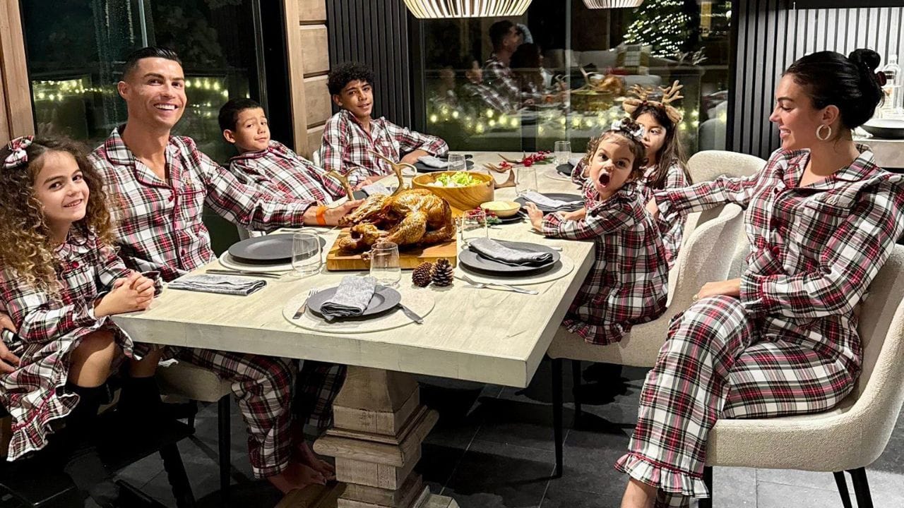 જૉર્જિના એક ડાન્સર છે. જેનો જન્મ 27 જાન્યુઆરી 1994ના રોજ આર્જેન્ટીનામાં થયો હતો. મૈડ્રિડ જતા પહેલા તે સ્પેન જાકામાં તેણે પોતાનો અભ્યાસ પૂર્ણ કર્યો હતો. રોનાલ્ડો અને જૉર્જિના એક મોડલ અને ઈન્ફ્યુલન્સર રુપે અનેક ફેશન શોમાં પણ જોવા મળી ચૂકી છે.