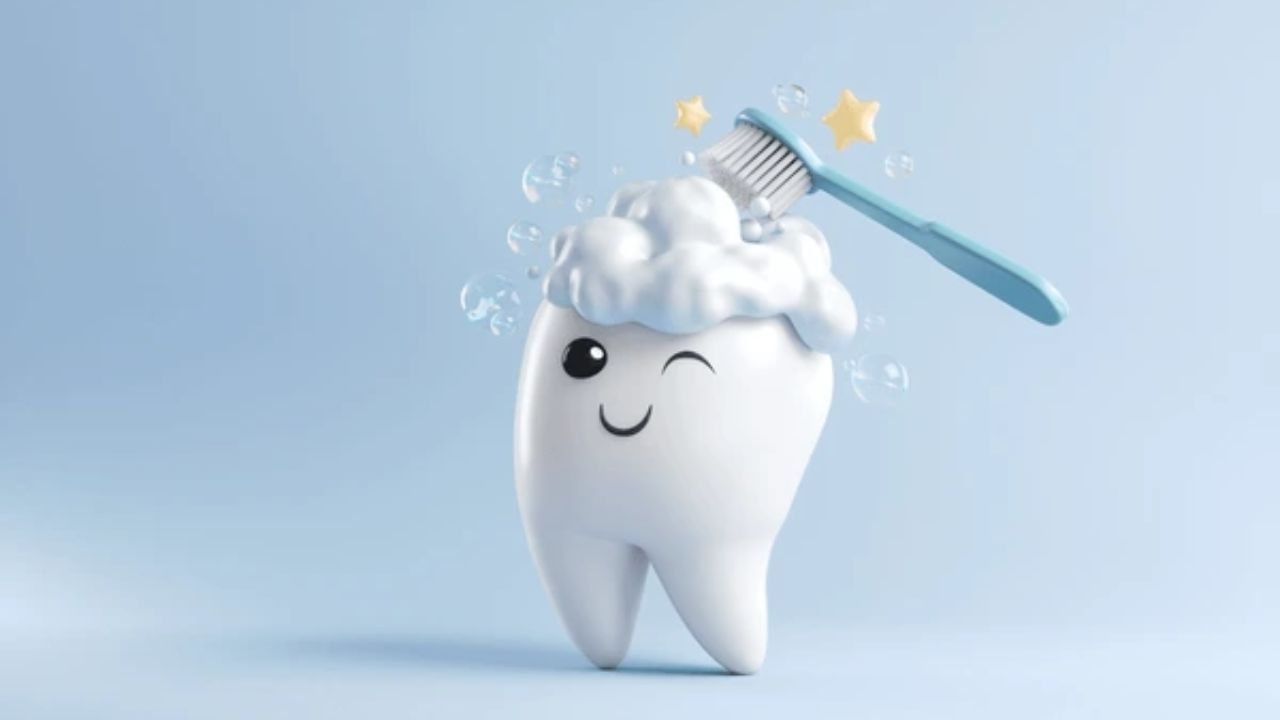 દાંત કાઢવાના ઘણા ફાયદા છે. સૌ પ્રથમ તે મોઢાના ચેપ અને દુખાવામાં ઘટાડો કરે છે. સડી ગયેલા અથવા નબળા દાંત આસપાસના દાંતને પણ અસર કરી શકે છે. જેને આખા મોંના સ્વાસ્થ્યને સુધારવા માટે દૂર કરી શકાય છે. આ ઉપરાંત મોઢાની સર્જરી અથવા ઓર્થોડોન્ટિક સારવાર માટે જગ્યા બનાવવા માટે દાંત પણ દૂર કરવામાં આવે છે.