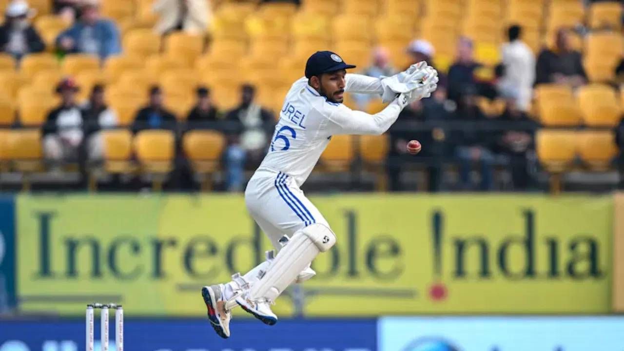 એટલે કે, ધ્રુવ જુરેલે તેની ટેસ્ટ કારકિર્દીમાં હજુ સુધી એક પણ હારનો સ્વાદ ચાખ્યો નથી. આ સિદ્ધિ પોતાનામાં મહાન છે, પરંતુ શું તે આ નસીબને જાળવી રાખીને ક્રિકેટ ઈતિહાસમાં એક મોટો રેકોર્ડ તોડી શકે છે?