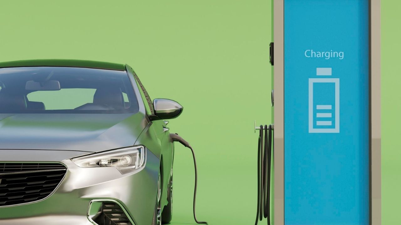 આવા વાહનોને ધ્યાનમાં રાખીને જો તમે રસ્તા કિનારે ઈ-ચાર્જિંગ સ્ટેશન ખોલો તો મહિને લાખો રૂપિયાની કમાણી કરી શકો છો.