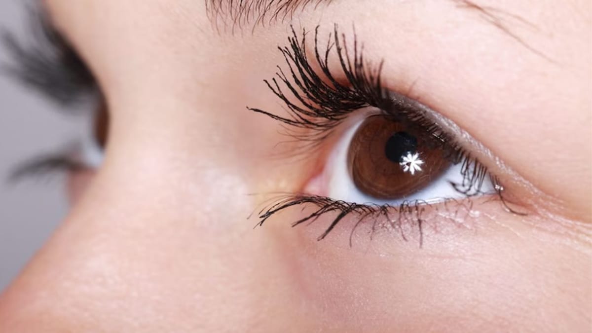 vitamin deficiency : આંખો ફરકવી એ દર્શાવે છે શરીરમાં આ વિટામિનની ઉણપ vitamin deficiency : આંખો ફરકવી એ દર્શાવે છે શરીરમાં આ વિટામિનની ઉણપ